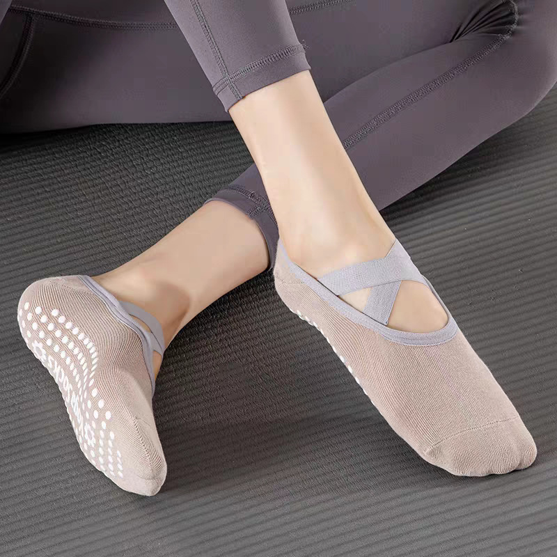 Kaus Kaki Yoga Wanita Profesio - Yoga & Fitness Classes By Niharika Zirakpur Reviews ulasan dan harga
